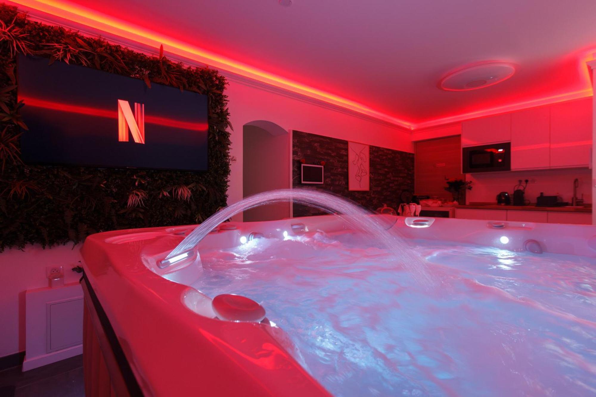 Casa Amor & Spa, Appartement Suite Jacuzzi & Piscine Chauffee Montfort-sur-Argens Exterior photo